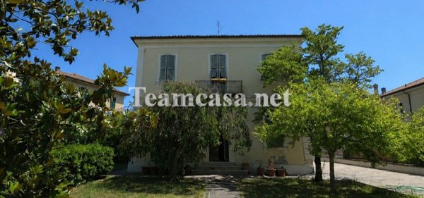 casa indipendente in vendita a Pesaro in zona Mare