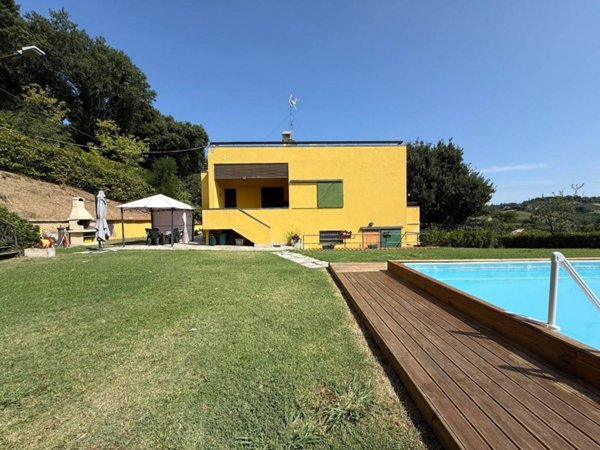 casa indipendente in vendita a Pesaro in zona Santa Maria dell'Arzilla