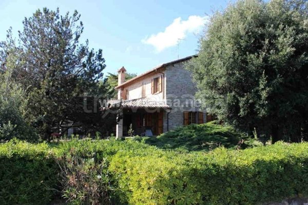 casa indipendente in vendita a Pesaro in zona Ginestreto