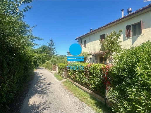 casa indipendente in vendita a Pesaro