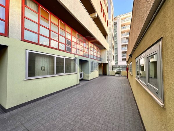 ufficio in vendita a Pesaro in zona Porto