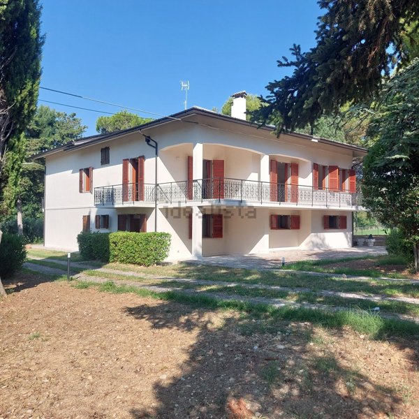 casa indipendente in vendita a Pesaro