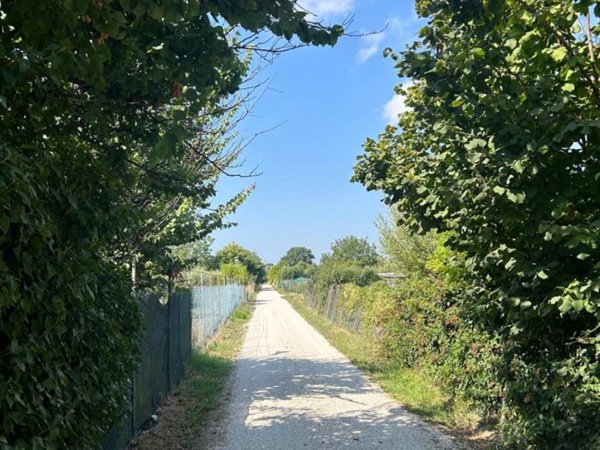 casa indipendente in vendita a Pesaro in zona Villa Fastiggi