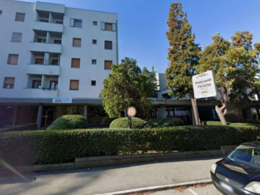 ufficio in vendita a Pesaro in zona Cattabrighe