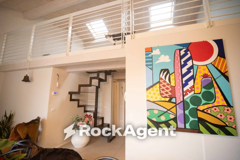 casa indipendente in vendita a Pesaro in zona Centro Città