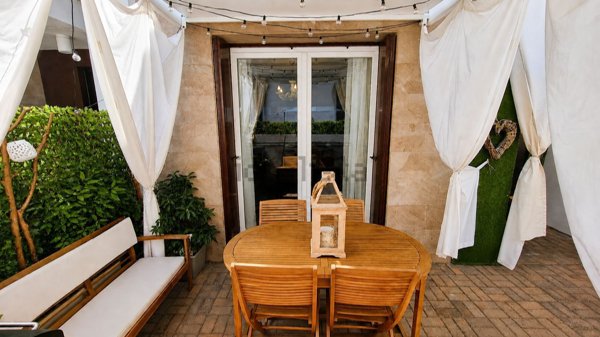 casa indipendente in vendita a Pesaro in zona Trebbiantico