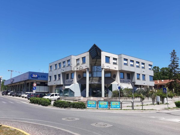 ufficio in vendita a Pesaro