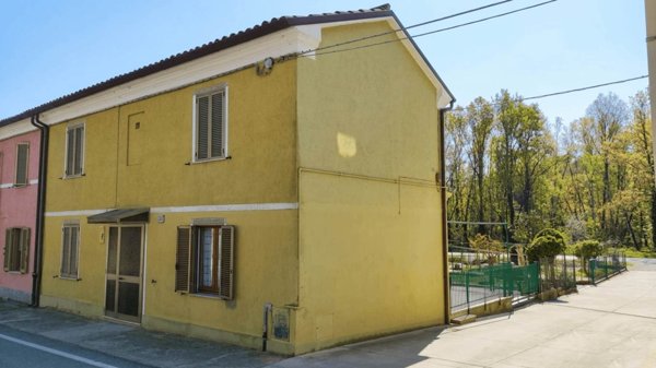 casa indipendente in vendita a Pesaro in zona Cattabrighe
