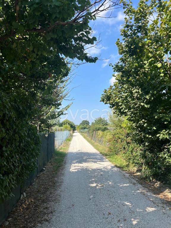 casa indipendente in vendita a Pesaro in zona Villa Fastiggi