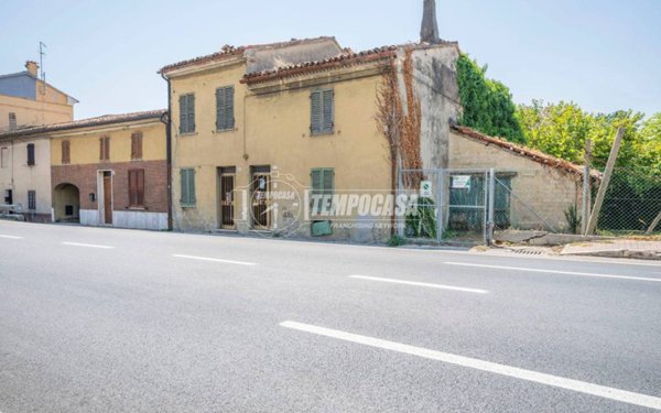 casa indipendente in vendita a Pesaro in zona Fabbrecce