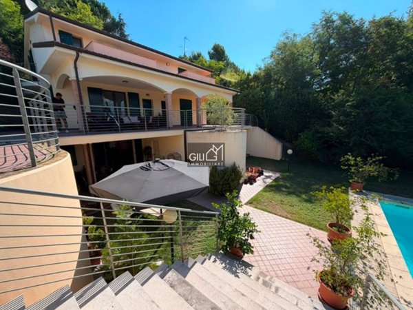 casa indipendente in vendita a Pesaro in zona Trebbiantico