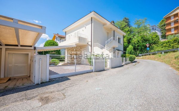 appartamento in vendita a Pesaro in zona Cattabrighe