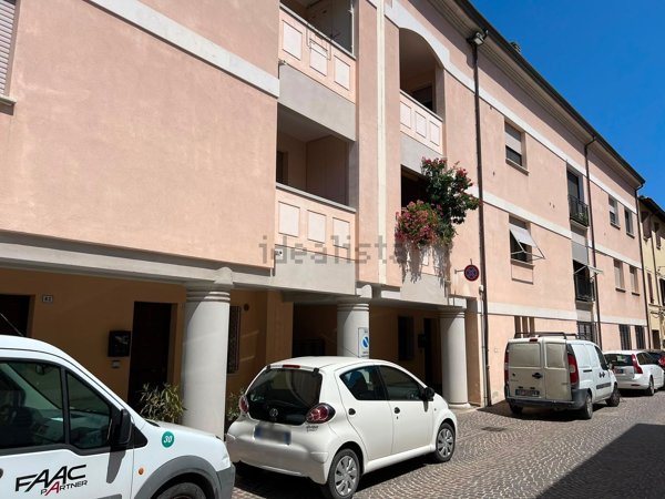 appartamento in vendita a Pesaro in zona Centro Città