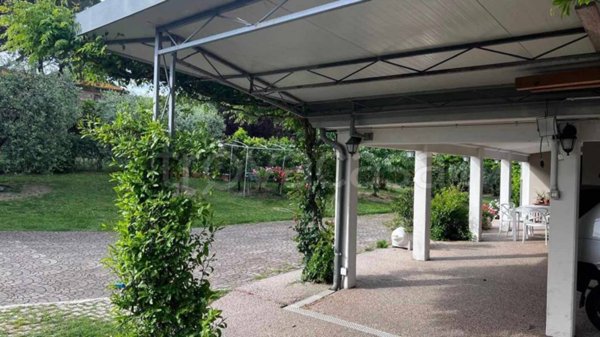 casa indipendente in vendita a Pesaro in zona Case Bruciate