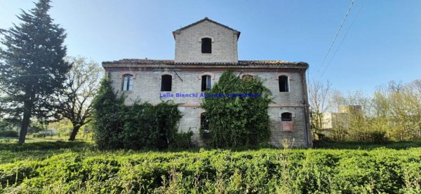 casa indipendente in vendita a Pesaro in zona Case Bertulli