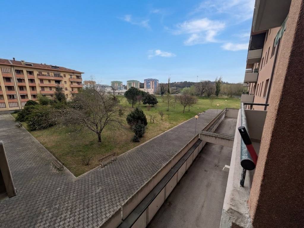 appartamento in vendita a Pesaro in zona Santa Veneranda