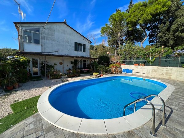 casa indipendente in vendita a Pesaro in zona La Siligata