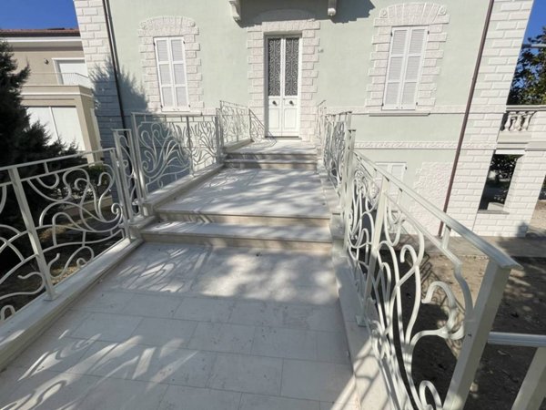 appartamento in vendita a Pesaro in zona Mare