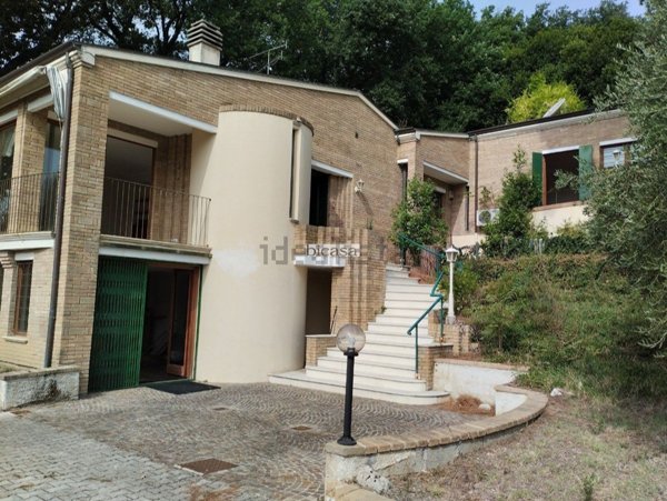casa indipendente in vendita a Pesaro