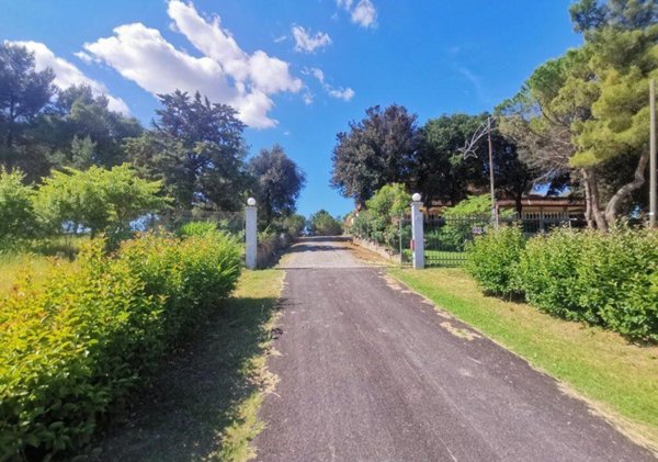casa indipendente in vendita a Pesaro in zona Valle di Ginestreto