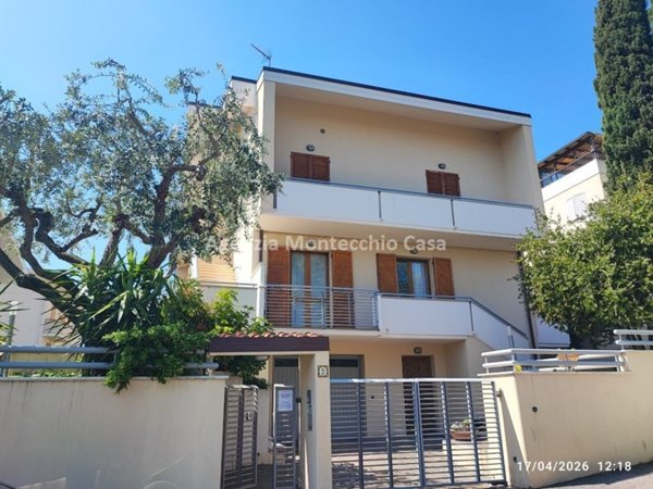 casa indipendente in vendita a Pesaro in zona Borgo Santa Maria