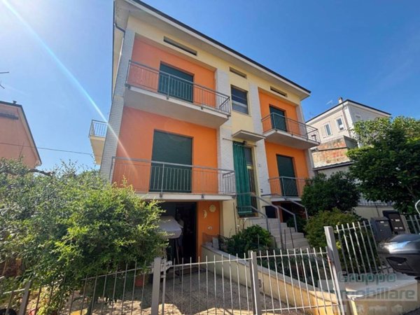 appartamento in vendita a Pesaro in zona Santa Veneranda