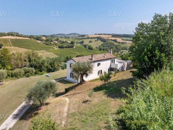casa indipendente in vendita a Pesaro