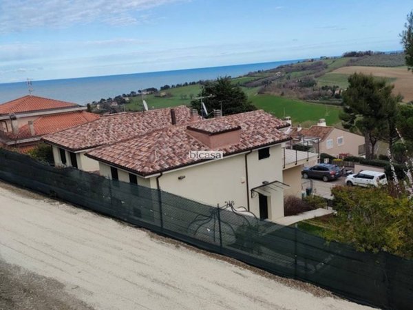 appartamento in vendita a Pesaro in zona Trebbiantico