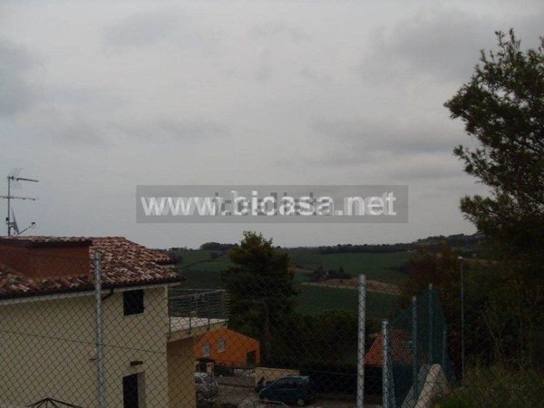 casa indipendente in vendita a Pesaro in zona Trebbiantico