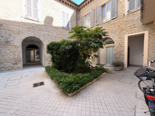 appartamento in vendita a Pesaro in zona Centro Città