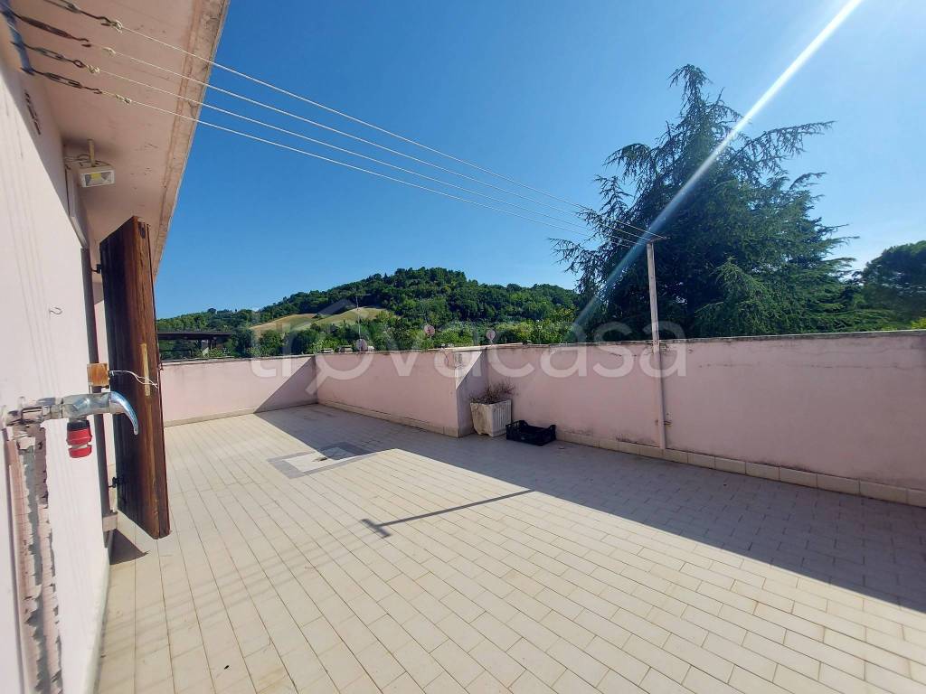 casa indipendente in vendita a Pesaro in zona Santa Veneranda