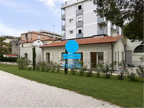 casa indipendente in vendita a Pesaro in zona Mare