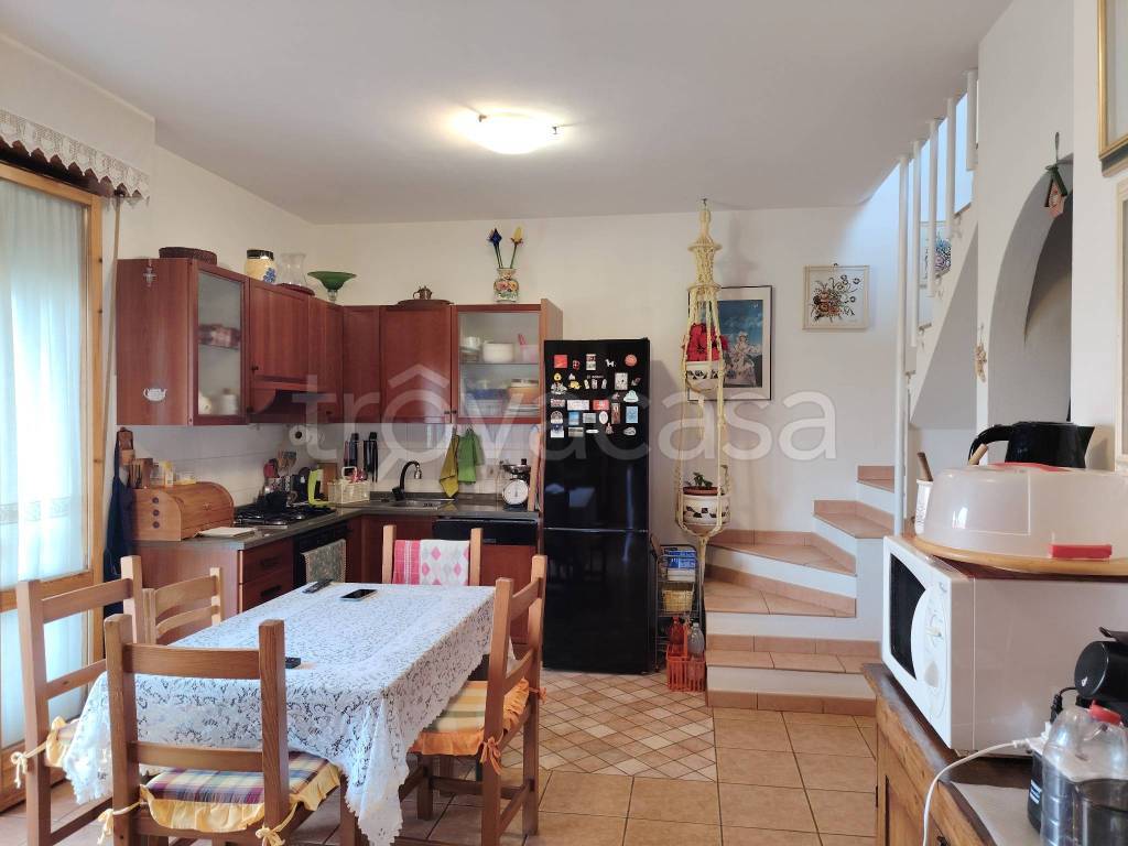 casa indipendente in vendita a Pesaro in zona Villa Betti