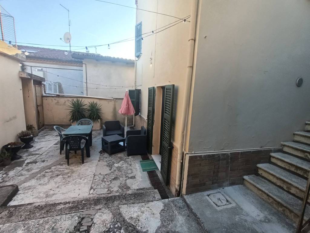 casa indipendente in vendita a Pesaro in zona Tresole