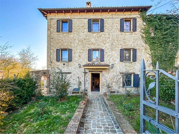 casa indipendente in vendita a Pesaro