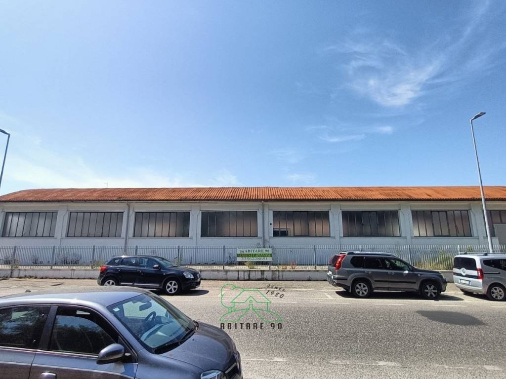 capannone in vendita a Pesaro in zona Soria