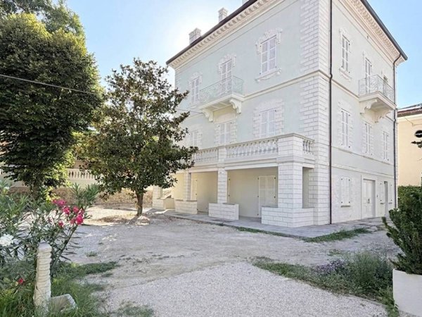 appartamento in vendita a Pesaro in zona Mare