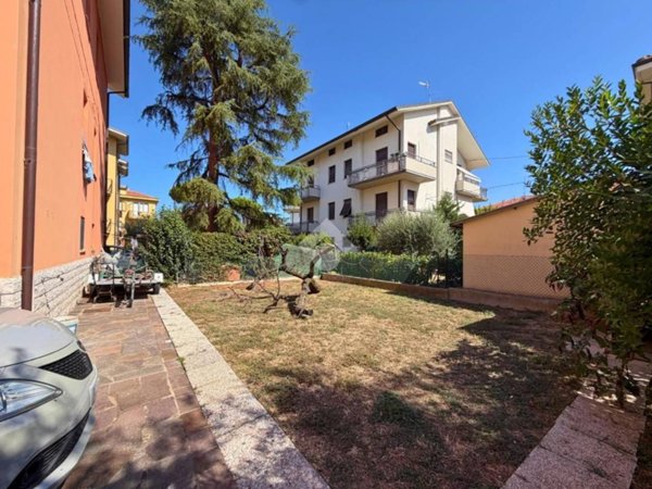 casa indipendente in vendita a Pesaro in zona Villa Fastiggi
