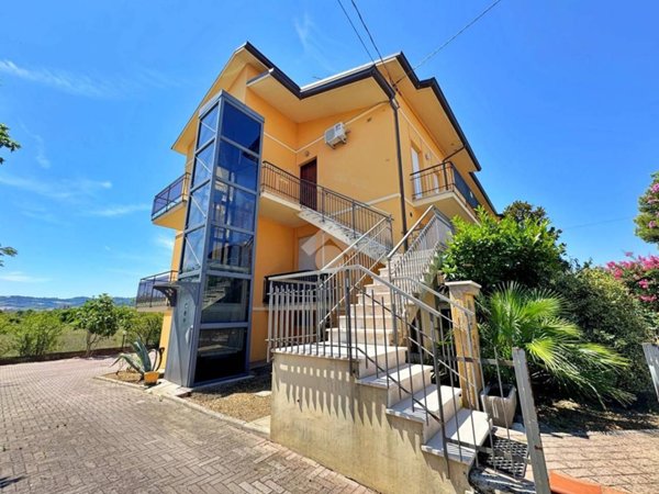 appartamento in vendita a Pesaro in zona Borgo Santa Maria