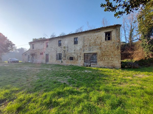 casa indipendente in vendita a Pesaro in zona San Bartolo
