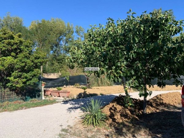 casa indipendente in vendita a Pesaro in zona Ponte della Valle