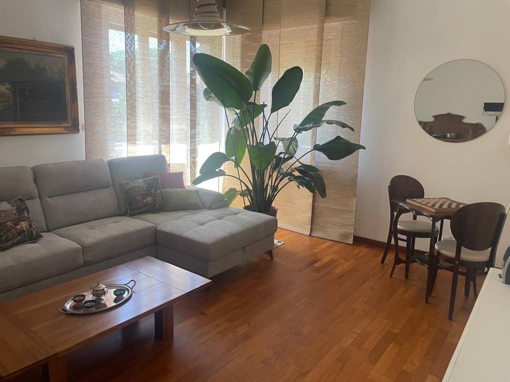 casa indipendente in vendita a Pesaro in zona Montegranaro