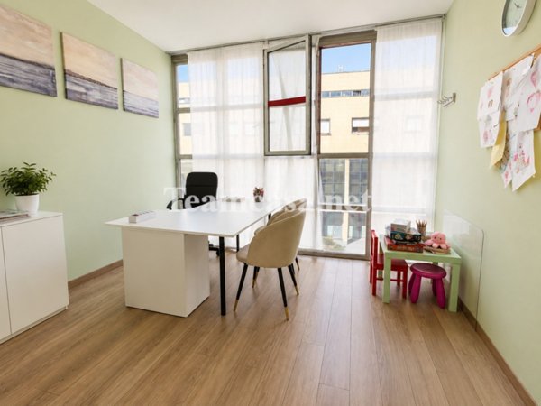 ufficio in vendita a Pesaro in zona Centro Città