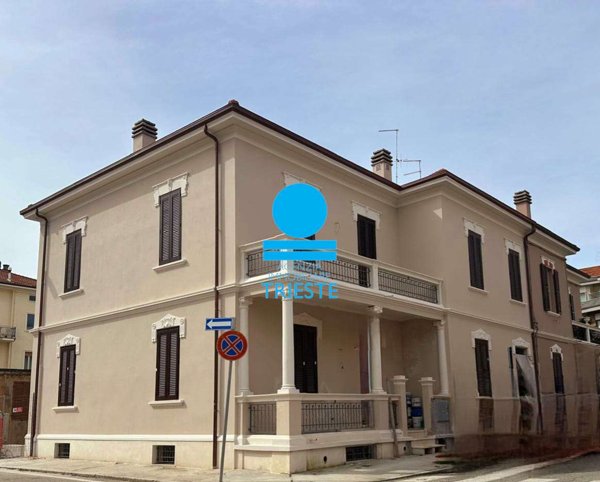 appartamento in vendita a Pesaro in zona Trebbiantico