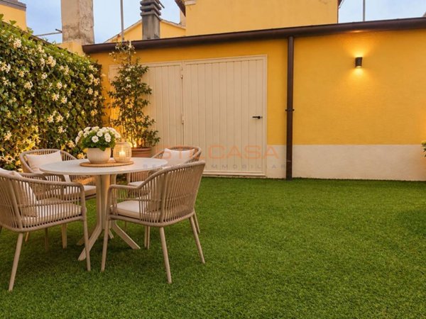 casa indipendente in vendita a Pesaro in zona Villa Fastiggi