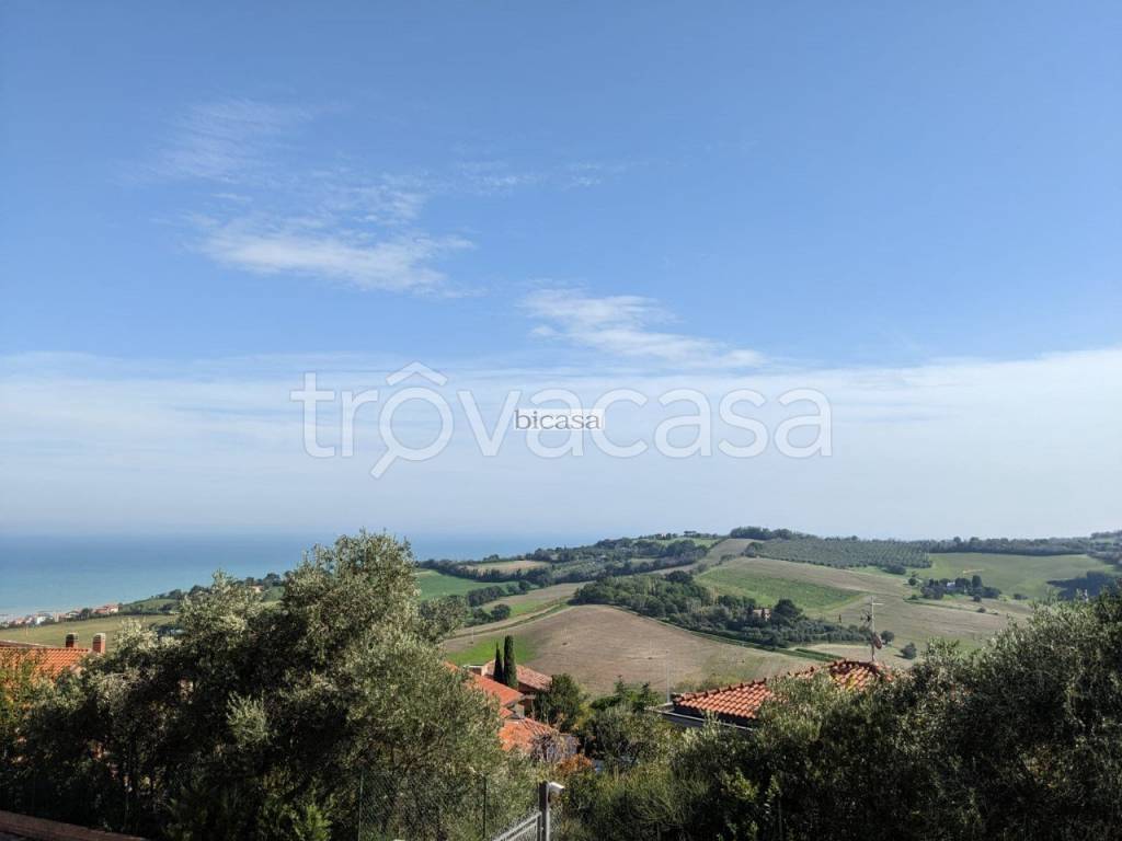 appartamento in vendita a Pesaro in zona Trebbiantico