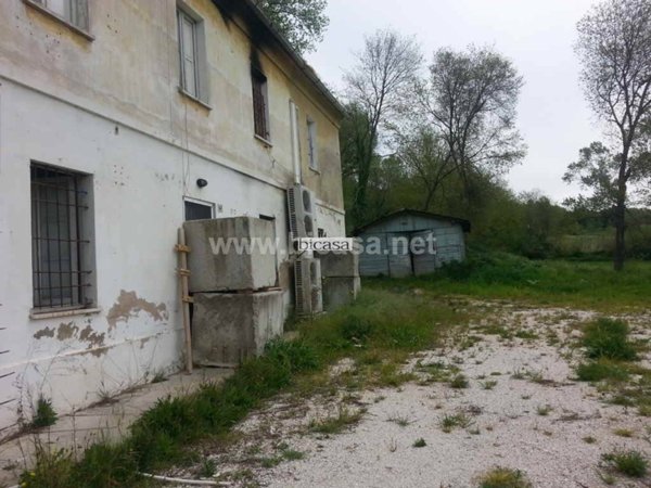 casa indipendente in vendita a Pesaro in zona Ghetto