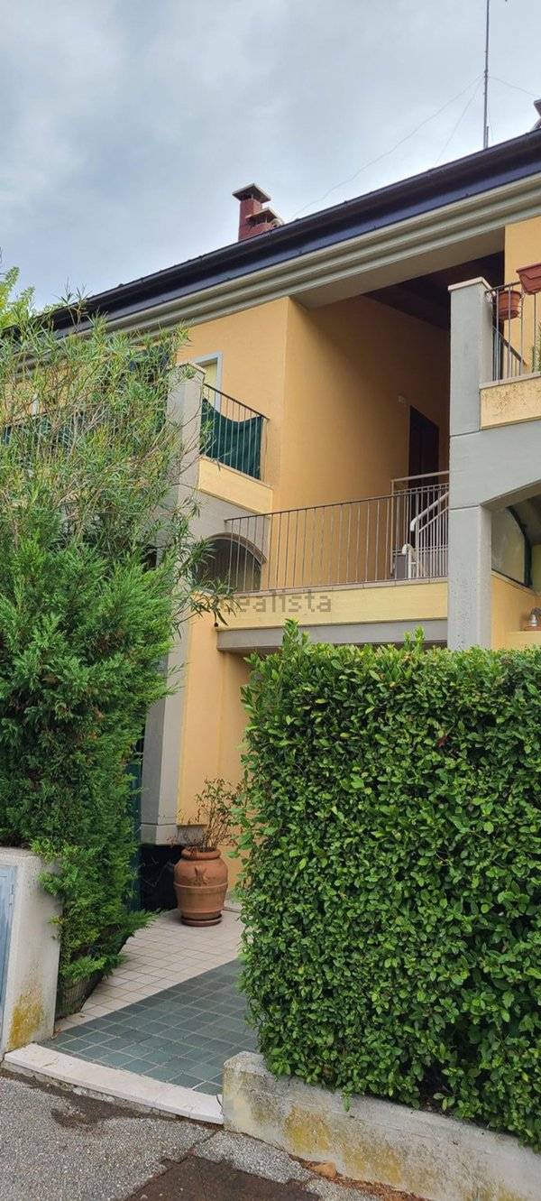 appartamento in vendita a Pesaro in zona Villa Betti