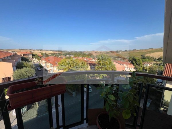 appartamento in vendita a Pesaro in zona Villa Betti