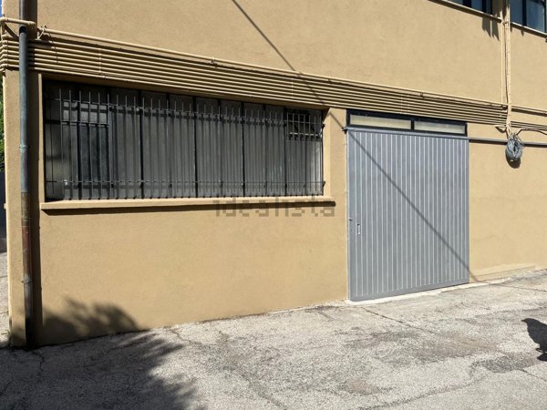 box auto in vendita a Pesaro